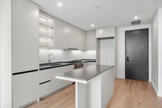 610 Davis St, Unit 1904 in Austin, TX - Building Photo - Building Photo