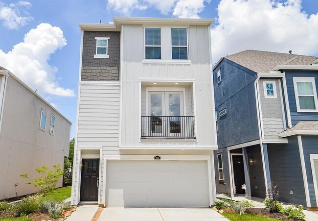 property at 1915 Huntly Chase Dr