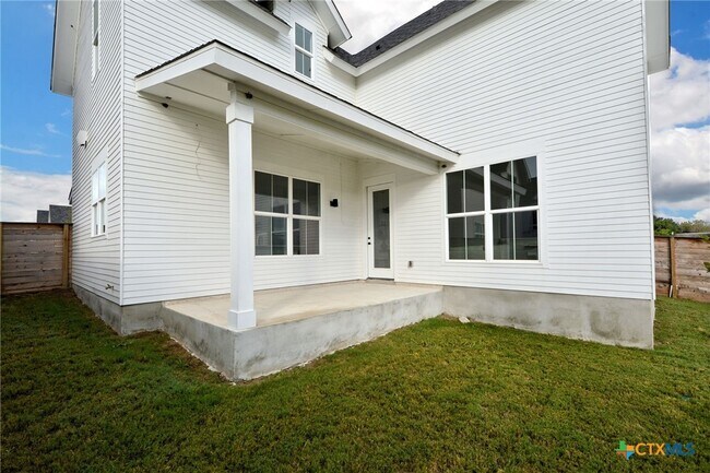 409 Constance Dr in New Braunfels, TX - Foto de edificio - Building Photo