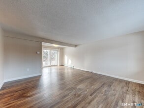 275 Pierremount Ave in New Britain, CT - Building Photo - Building Photo