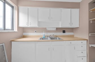 4688 Hilton Ave in Columbus, OH - Building Photo - Building Photo