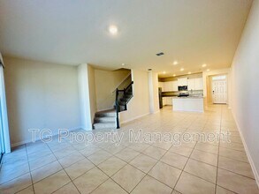 70 Oarsman Xing Dr in St. Augustine, FL - Foto de edificio - Building Photo