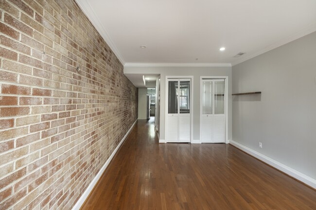 property at 1122 K St SE