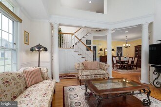 111 St Clair Ct in Princeton, NJ - Building Photo - Building Photo