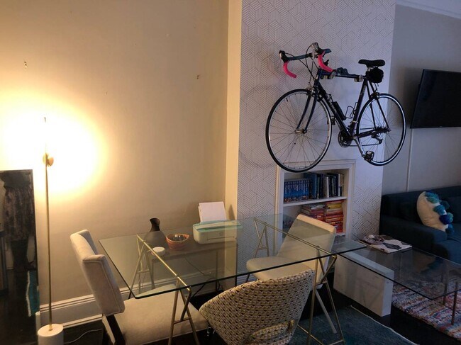 308 W 105th St-Unit -2A in New York, NY - Building Photo - Building Photo