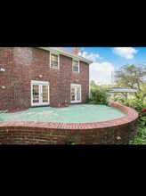 2421 Airport Dr in Columbus, OH - Building Photo - Building Photo