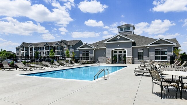 Lakeside Village in Groveport, OH - Foto de edificio - Building Photo