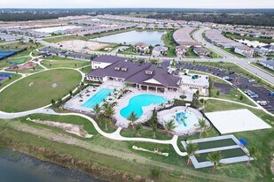13822 Pine Lodge Ln in Ft. Myers, FL - Building Photo