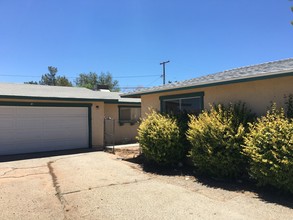 13475 Mohawk Rd in Apple Valley, CA - Building Photo - Building Photo