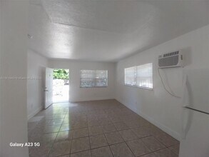 5600 NE 1st Ave in Miami, FL - Building Photo - Building Photo