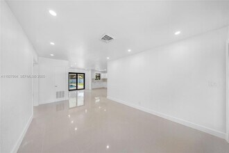 2318 Scott St in Hollywood, FL - Building Photo - Building Photo