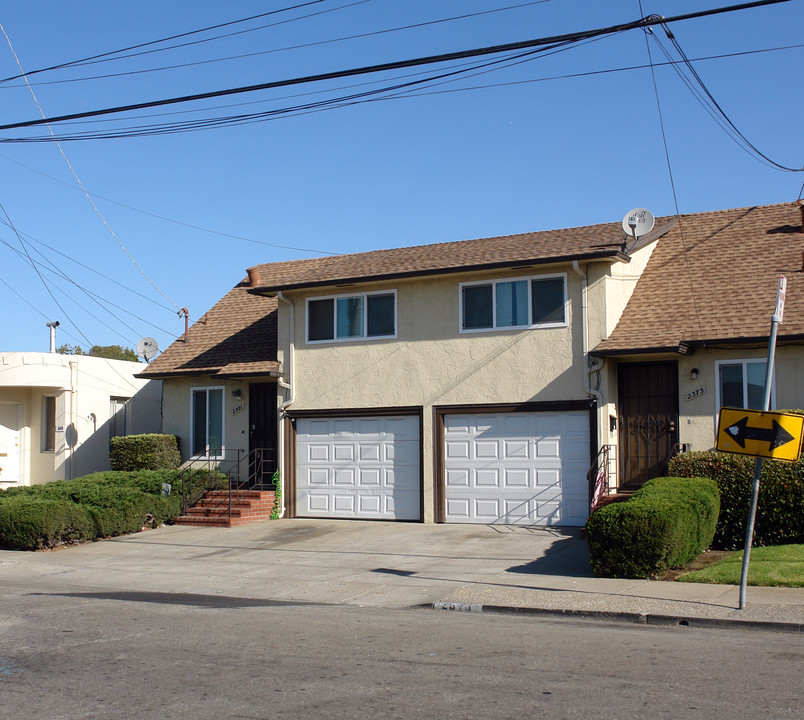 2371 Downer Ave in Richmond, CA - Foto de edificio