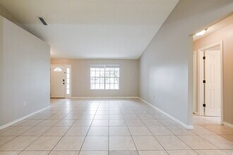 1999 Excalibur Dr in Orlando, FL - Foto de edificio - Building Photo