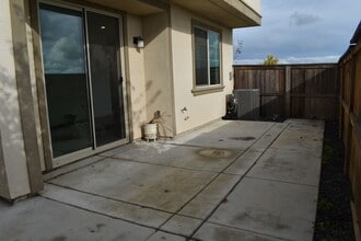 10630 Trill Wy in Elk Grove, CA - Building Photo - Building Photo