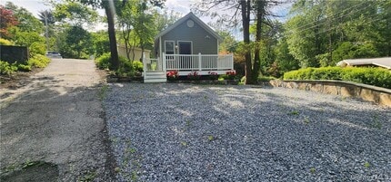 11 Curry Rd in Mahopac, NY - Building Photo - Building Photo