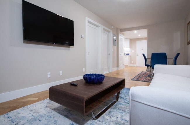 property at 160 E 88th St
