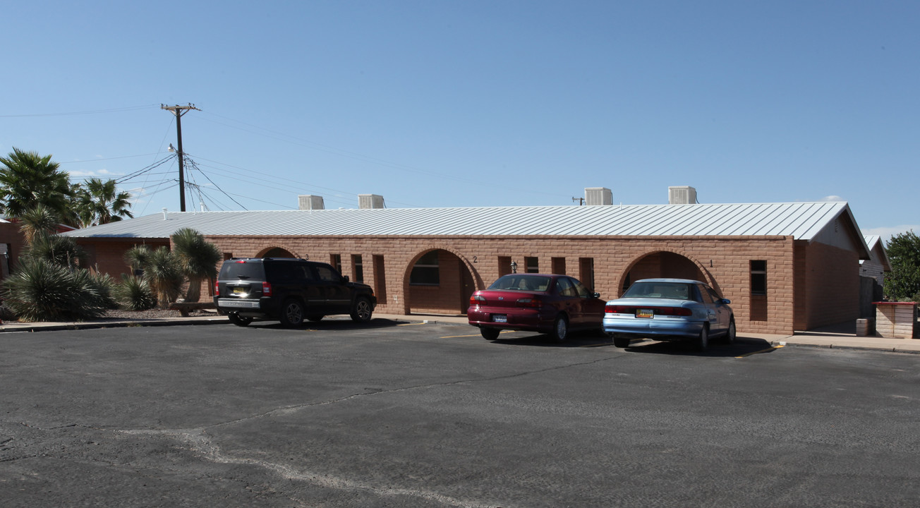 Florida Apartments in Deming, NM - Building Photo