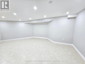 103 Kingsnorth Blvd in Vaughan, ON - Building Photo - Building Photo