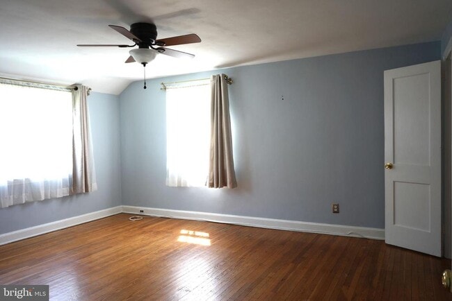 property at 252 Crosshill Rd
