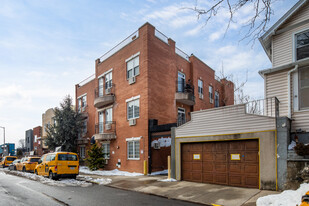 4318 54th St in Woodside, NY - Foto de edificio - Building Photo