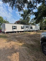 38 Del Rio Rd in Oak Ridge, LA - Building Photo