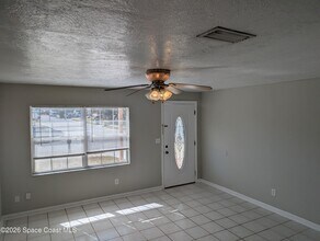 900 Camphor Way in Melbourne, FL - Building Photo - Building Photo