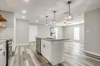 116 Kentucky in Walnut Springs, TX - Building Photo - Building Photo