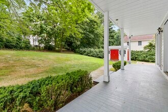 41 Willow St in Wellesley, MA - Building Photo - Building Photo