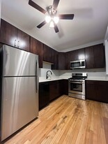 1354 W Foster Ave, Unit 3W Apartments