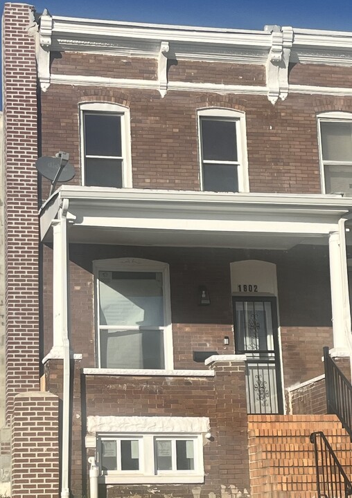 1802 E 28th St in Baltimore, MD - Foto de edificio