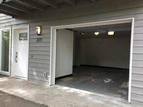 271 Cervantes in Lake Oswego, OR - Building Photo - Building Photo
