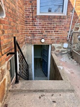 1315 W 37th St, Unit Basement in Baltimore, MD - Foto de edificio - Building Photo