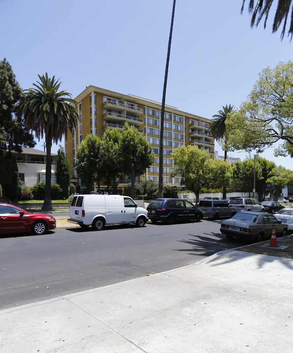 Occidental Tower Apartments in Los Angeles, CA - Building Photo