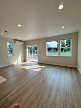 103 Everson Goshen Rd in Everson, WA - Foto de edificio - Building Photo