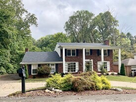 2411 Chadford Way in Louisville, KY - Building Photo