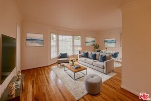 5324 Vantage Ave in Los Angeles, CA - Building Photo