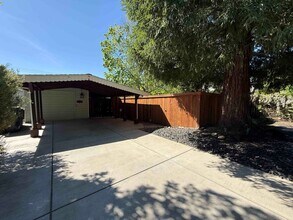 1812 Wentworth Ave in Sacramento, CA - Building Photo - Building Photo