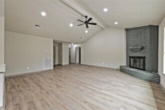 6523 Brookgate Dr in Spring, TX - Building Photo - Building Photo