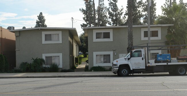 452 E Rowland St in Covina, CA - Building Photo - Building Photo