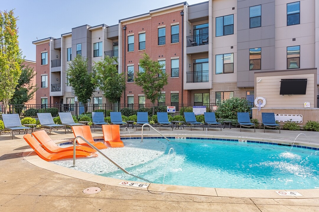 DeSales Flats Apartments* in Cincinnati, OH - Building Photo