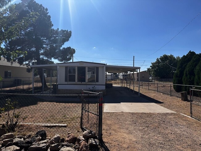 property at 2840 E Leroy Ave