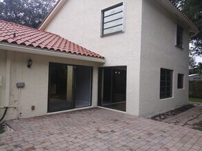 1250 NW 90th Way in Coral Springs, FL - Foto de edificio - Building Photo