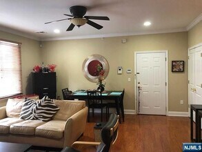 14 Hemlock Lane in Tenafly, NJ - Building Photo - Building Photo