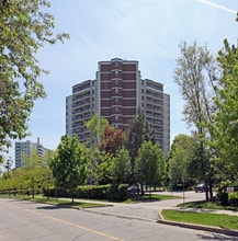 Godstone Place in Toronto, ON - Building Photo - Building Photo