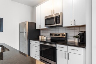 Gallerie Apartments in Kansas City, MO - Building Photo - Building Photo