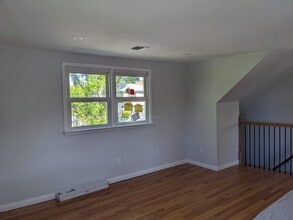 107 3rd St, Unit 2nd Floor in Ridgefield Park, NJ - Foto de edificio - Building Photo