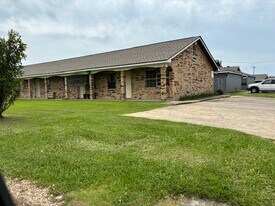 1033 Giovanni St, Unit 4 in Lake Charles, LA - Building Photo