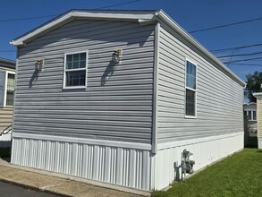 7 Coke Ave in Woodbridge Township, NJ - Building Photo - Building Photo