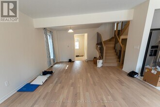1555 Kitchen Ct in Milton, ON - Building Photo - Building Photo