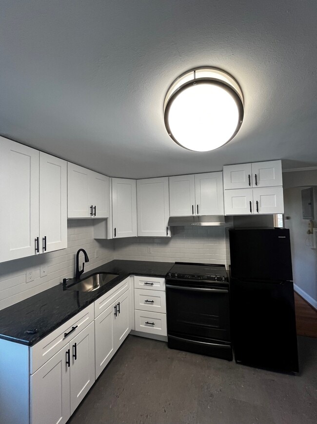 School Street Apartments in Glastonbury, CT - Foto de edificio - Building Photo